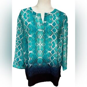 Investments Blue and White Boxy Blouse Women’s size Large